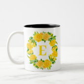 Zomer Waterverf geel bloemkrans monogram Tweekleurige Koffiemok (Links)