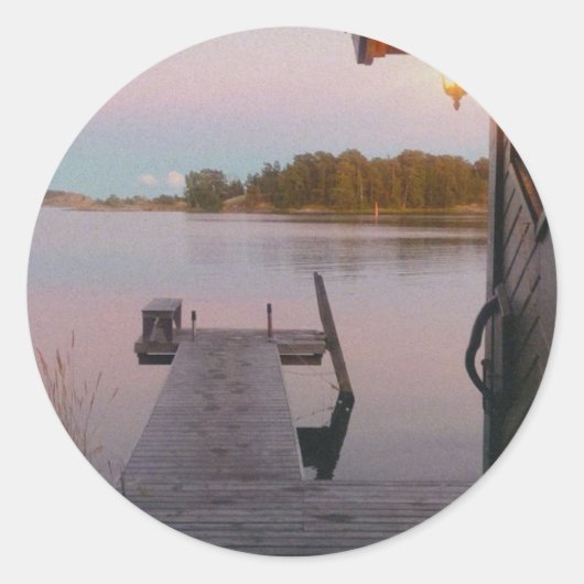 Zomeravond in de zweedse archipel ronde sticker (Voorkant)
