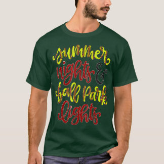 Zomeravonden en stadionlichten Softball Sporten T-shirt