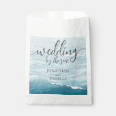 Zomerbruiloft door de blauw golvende zee ombre oce bedankzakje (Voorkant)