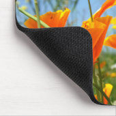 Zomers gevoel van wilde oranje bloemen. muismat (Hoek)