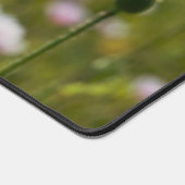 Zomers veld met  lila bloemen in bloei. bureaumat (Hoek)