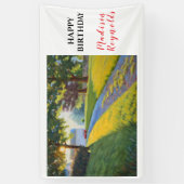 Zomerse Boerderij Scene In Helder Zonlicht Verjaar Spandoek (Verticaal)