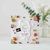Zomerse Kiwi Zwangerschapsaankondiging Kaart (Staand voorkant)