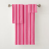 ZomerStripes, Fuchsia en Pastel Pink Bad Handdoek (Insitu)