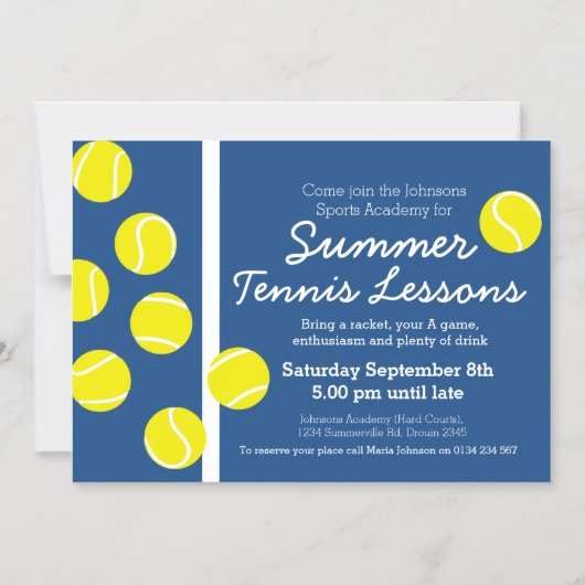 Zomertennis blauwe en witte rechtbank magnetische uitnodiging (Voorkant)