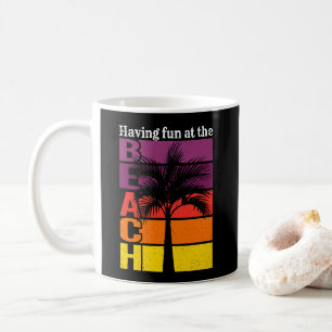 Zomervakantie met flauwte in de braadterugloop koffiemok