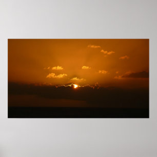 Zon Achter Wolken I Oranje Zonsondergang Foto Poster