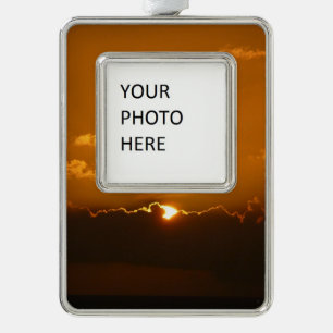 Zon Achter Wolken I Oranje Zonsondergang Foto Verzilverd Omlijst Ornament
