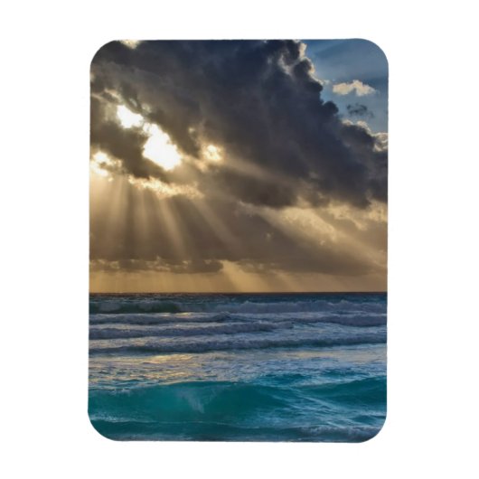 Zon die door wolken over Zee breekt Magneet (Verticaal)