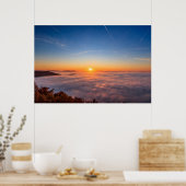 Zon die 's ochtends boven wolken piept poster (Keuken)