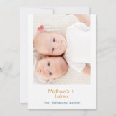 Zon eerste reis rond Sun Twin Boys 1e verjaardag Kaart (Achterkant)