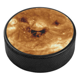 Zon glimlachen vanuit het NASA-observatorium voor Hockey Puck