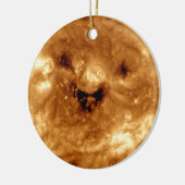 Zon glimlachen vanuit het NASA-observatorium voor  Keramisch Ornament (Links)