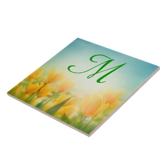 Zon Kissed Gele Tulpen Monogram Display Tegel Tegeltje (Zijkant)