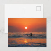 Zon over de oceaan met een surfer in het water briefkaart (Voorkant / Achterkant)