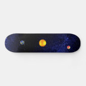 Zon & planeet aarde op sterrenstelsel skateboard (Horizontaal)