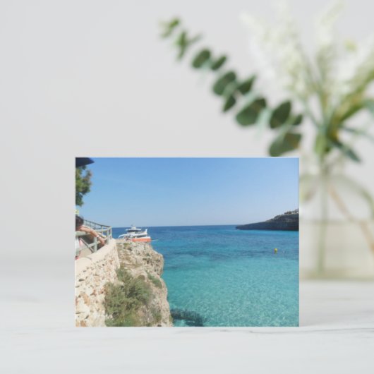 Zon, Zee en een kleine oranje boot Briefkaart (Staand voorkant)