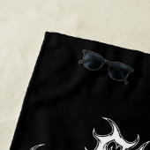 Zonbeschermingsfactor 666 Metaal Logo Strandlaken (In situ)