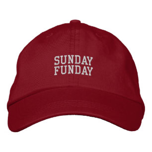 'Zondag Funday' Voetbalweekend, cadeau golfbaan Geborduurde Pet