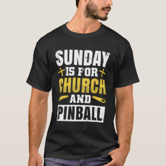 Zondag is voor kerk en bal t-shirt