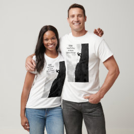 Zonder gevaar op rotsen die een lange hoes klimmen t-shirt