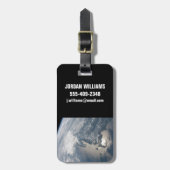 Zonlicht op het water van de aarde. bagagelabel (Voorkant verticaal)