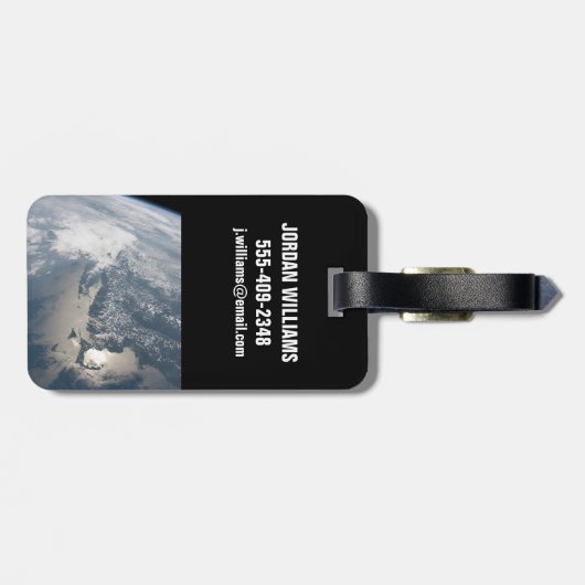 Zonlicht op het water van de aarde. bagagelabel (Achterkant horizontaal)