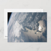 Zonlicht op het water van de aarde. briefkaart (Voorkant / Achterkant)