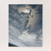 Zonlicht op het water van de aarde. legpuzzel (Verticaal)