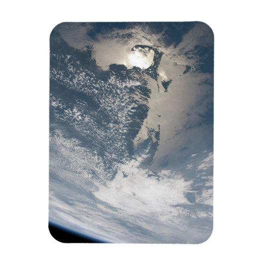 Zonlicht op het water van de aarde. magneet (Verticaal)