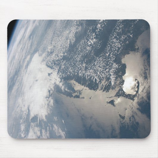 Zonlicht op het water van de aarde. muismat (Voorkant)