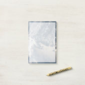 Zonlicht op het water van de aarde. post-it® notes (Op bureau)