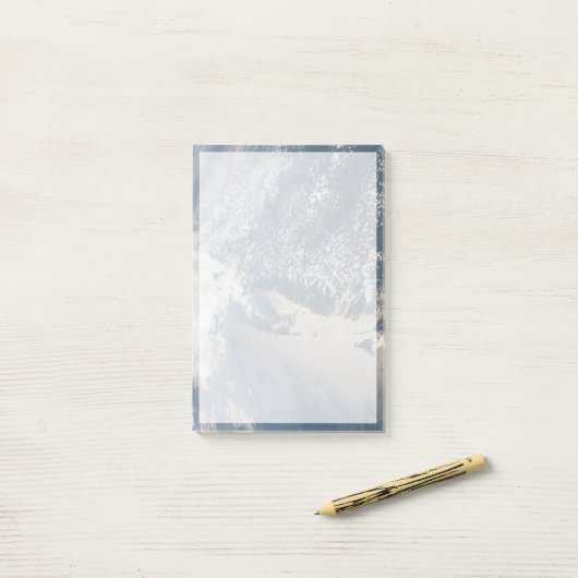 Zonlicht op het water van de aarde. post-it® notes (Op bureau)