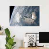 Zonlicht op het water van de aarde. poster (Thuiskantoor)