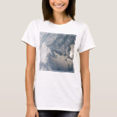 Zonlicht op het water van de aarde. t-shirt (Voorkant)