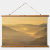 Zonlicht schijnt in de ochtend mist hangend wandkleed (Voorkant)