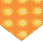 Zonne Zon Patroonontwerp Op Oranje Korte Tafelloper (Hoek)