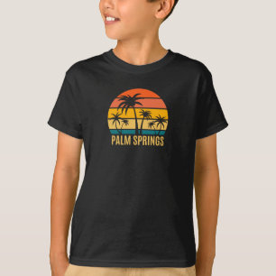 Zonnebakken en palmbomen met T-Shirt