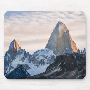 Zonnebakken en wolken boven Mt Fitzroy Muismat