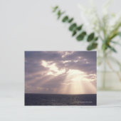 Zonnebeelden door wolken over de oceaan briefkaart (Staand voorkant)