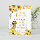 Zonnebloem A Little Honey is onderweg naar baby sh Kaart (Staand voorkant)