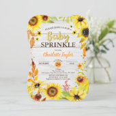 Zonnebloem baby bestrooi uitnodiging rustiek hout (Staand voorkant)