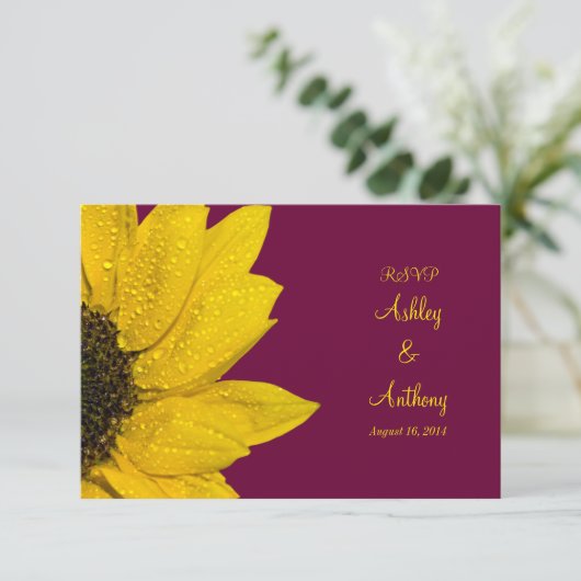 Zonnebloem bruiloft antwoord Kaart - Wijn en Geel (Staand voorkant)