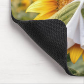 Zonnebloem die in een zakdoek niest muismat (Hoek)