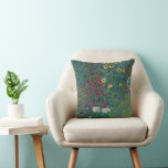Zonnebloem en appelboom in de landbouw door Klimt Kussen<br><div class="desc">Een kussen met twee Klimt design! Boertuin met zonnebloem (1905/06) van Gustav Klimt is een Victoriaans era Symbolistisch schilderij met fijne kunstbloemen, met een natuur scène met allerlei bloemen en zonnebloemen in een tuin op een boerderij. Achterzijde: Apple Tree (1912) van Gustav Klimt is een Victoriaans schilderij van het symbolisme...</div>