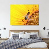 Zonnebloem en Bij Canvas Afdruk (Insitu (Slaapkamer))