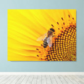 Zonnebloem en Bij Canvas Afdruk (Insitu (Houten vloer))