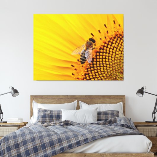 Zonnebloem en bijen canvas afdruk (Insitu (Slaapkamer))