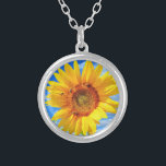 Zonnebloem en bijen Ketting<br><div class="desc">Kettingen met gele zonnebloem en bijen op Blue Sky Summer Day - - of Kies / Voeg uw unieke foto toe - Afbeelding / Tekst - Naam / Kleur / Lettertype / Grootte / meer - Maak uw speciale Ketting cadeau - Formaat wijzigen en verplaatsen of verwijderen en afbeelding /...</div>
